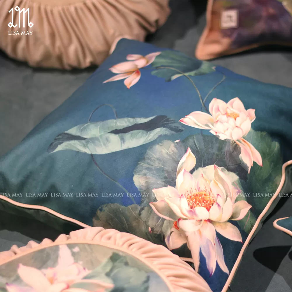 Gối vuông thiết kế họa tiết hoa sen trắng (DG-ST01f)