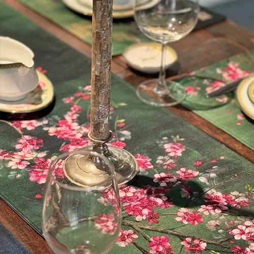 Đồ vải cho bàn ăn hoa đào