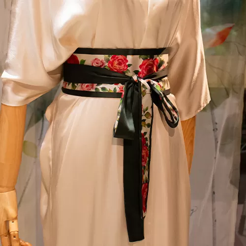 Đai lưng hoa hồng