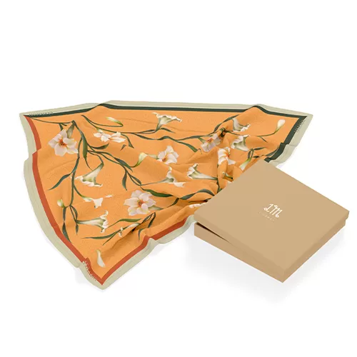 Khăn lụa hoa loa kèn