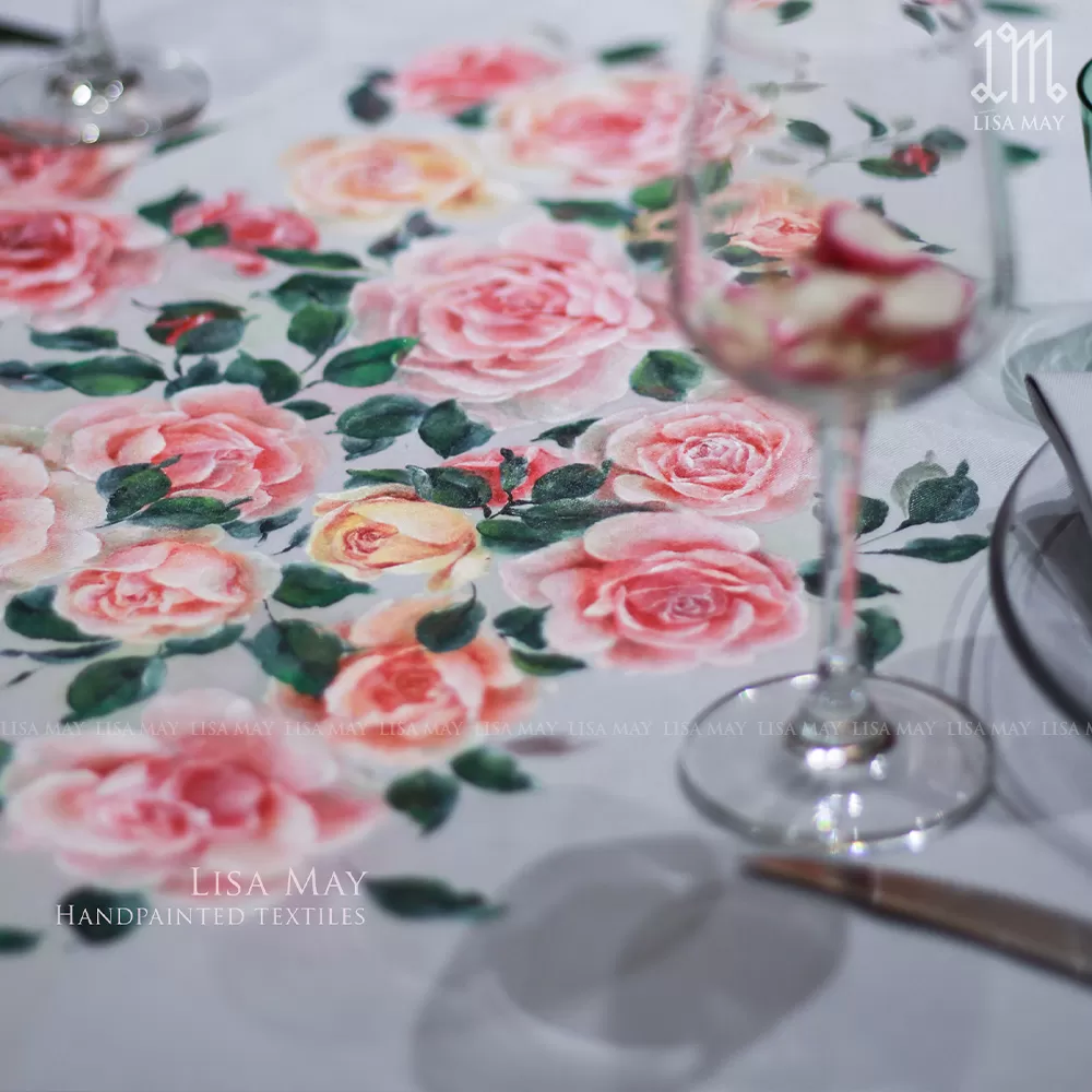 Khăn phủ bàn hoa hồng 