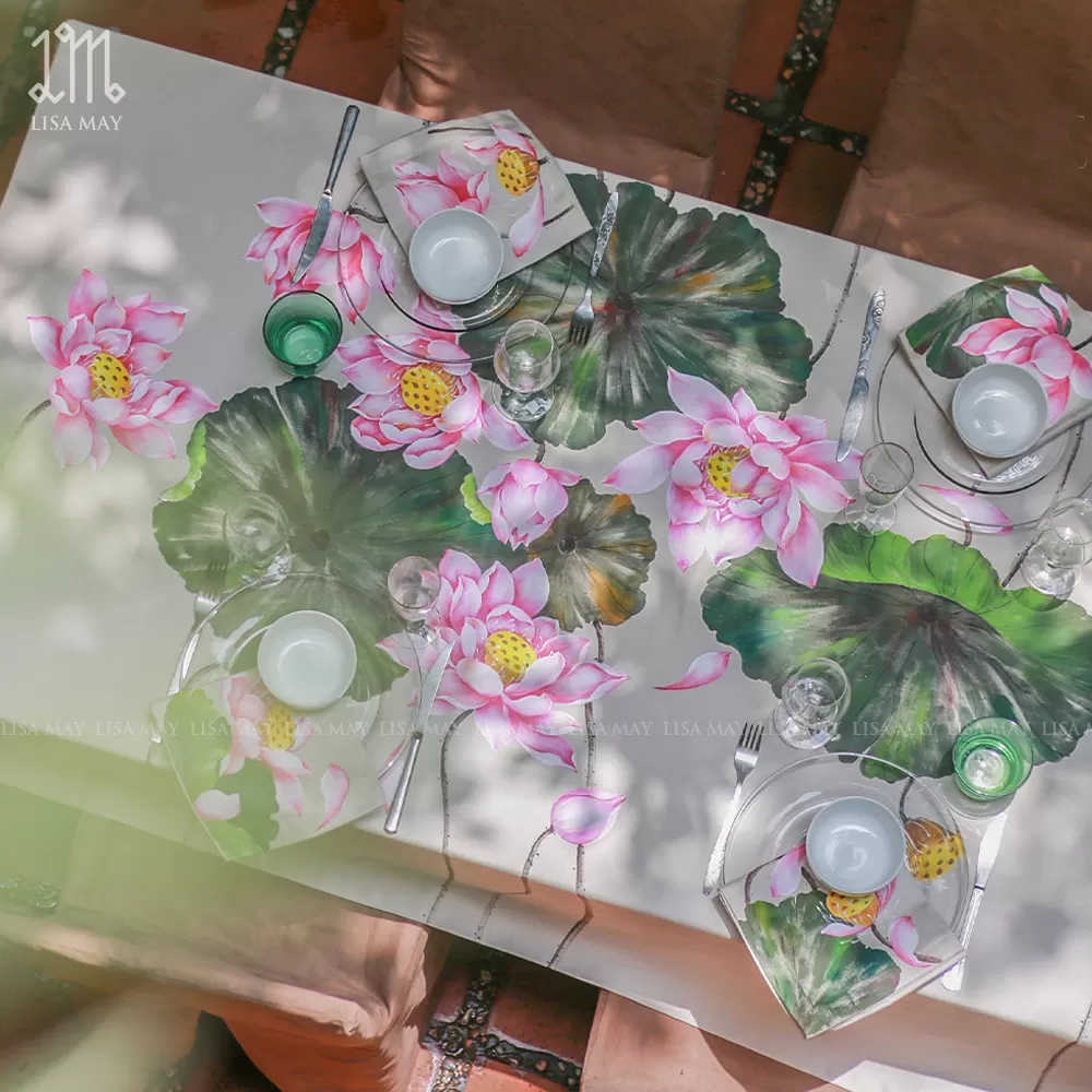 Khăn phủ bàn hoa sen 