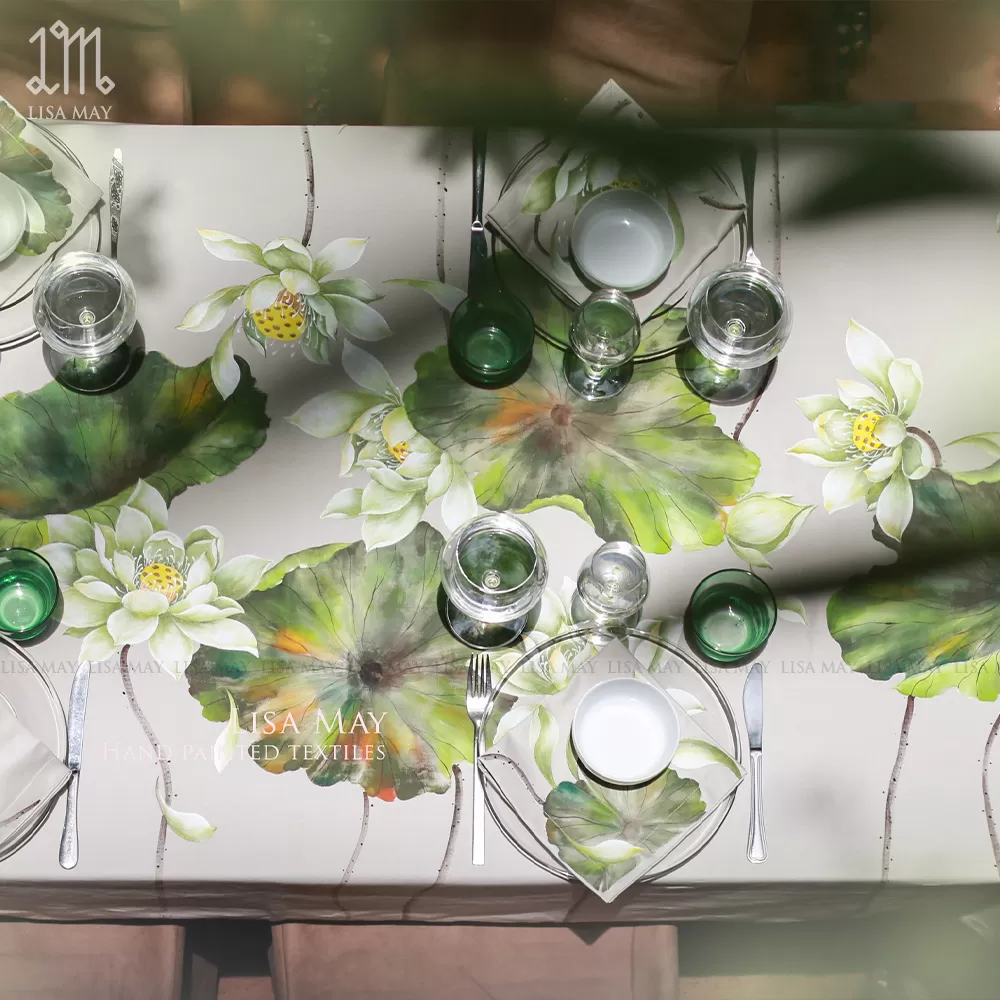 Khăn phủ bàn hoa sen 