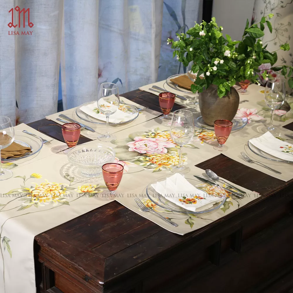 Runner thiết kế họa tiết hoa cúc & hoa sen “Tương giao”