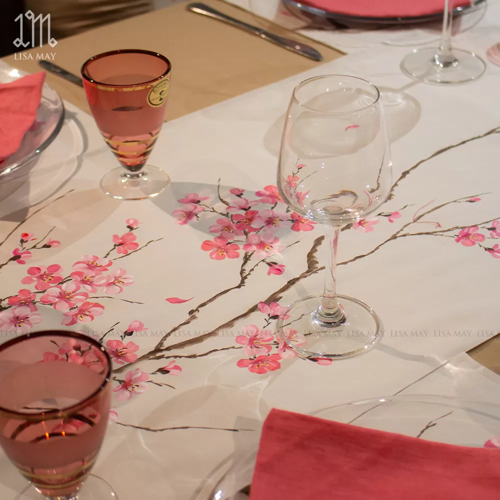 Runner vẽ tay họa tiết hoa đào