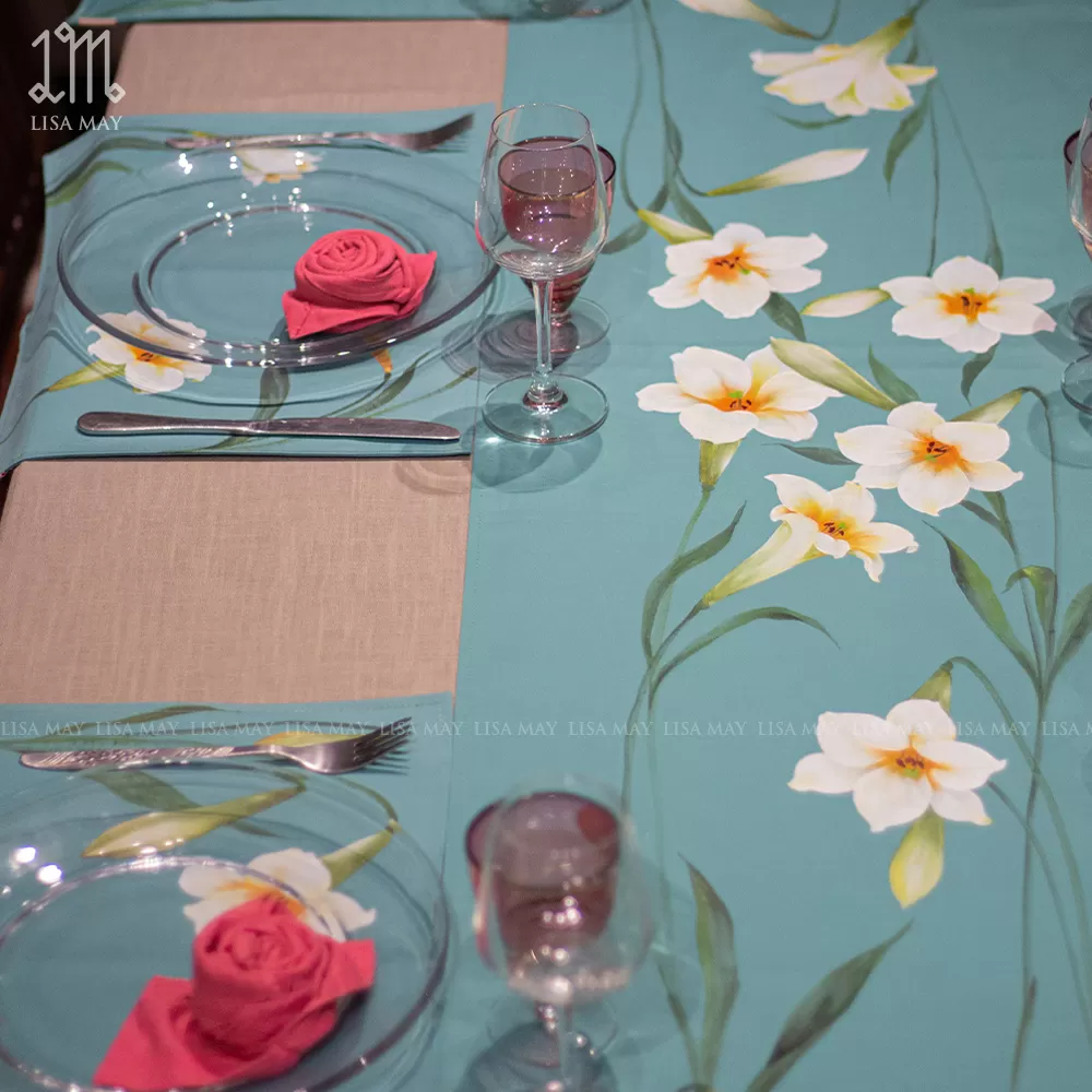 Runner vẽ tay họa tiết hoa loa kèn