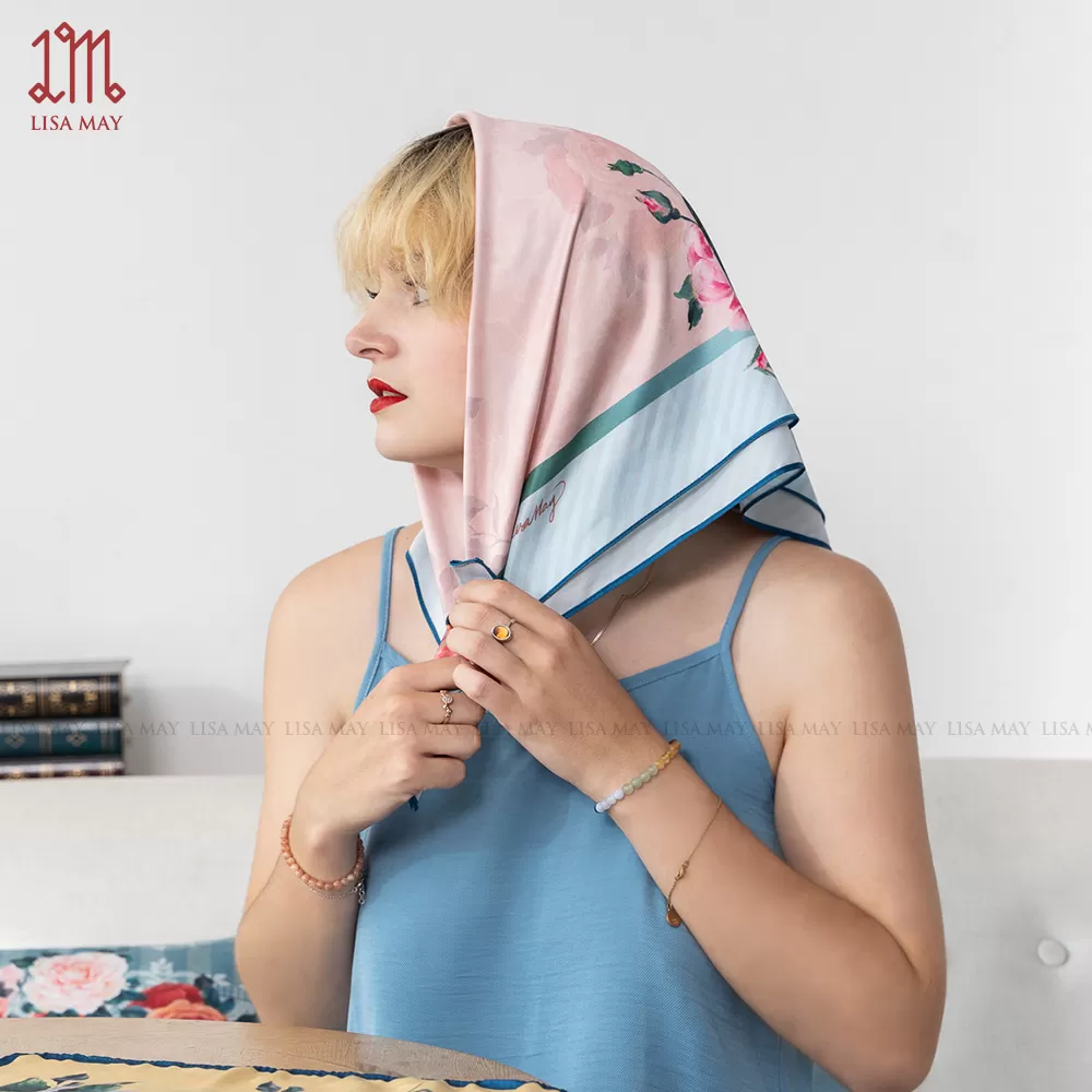 Khăn lụa hoa hồng 