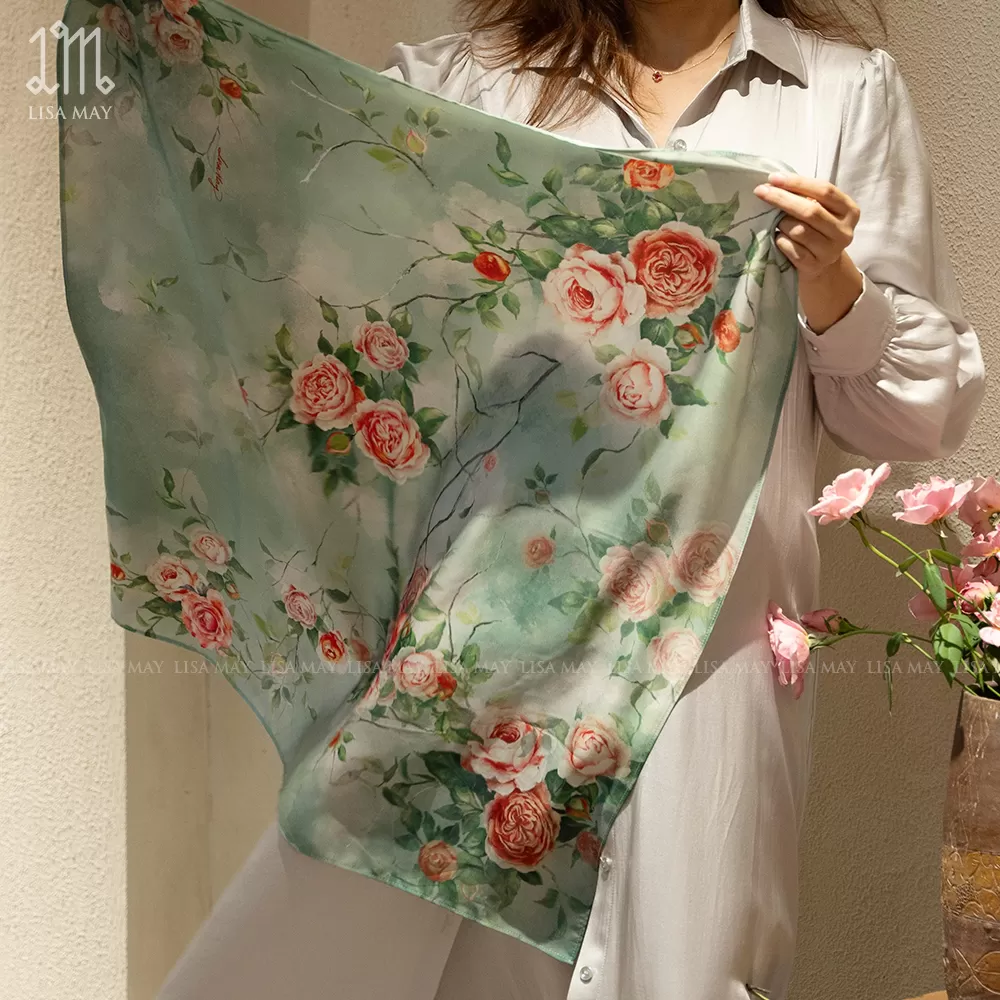 Khăn lụa hoa hồng 