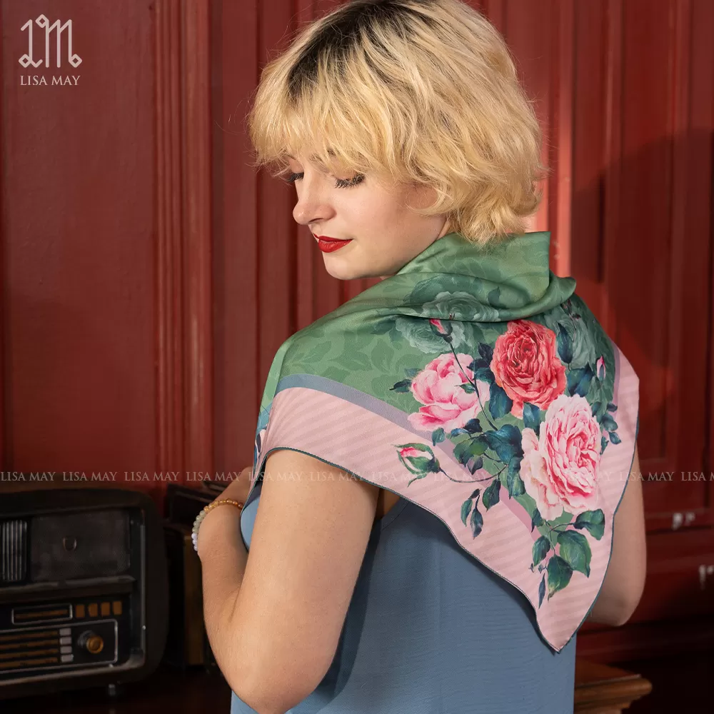 Khăn lụa hoa hồng 