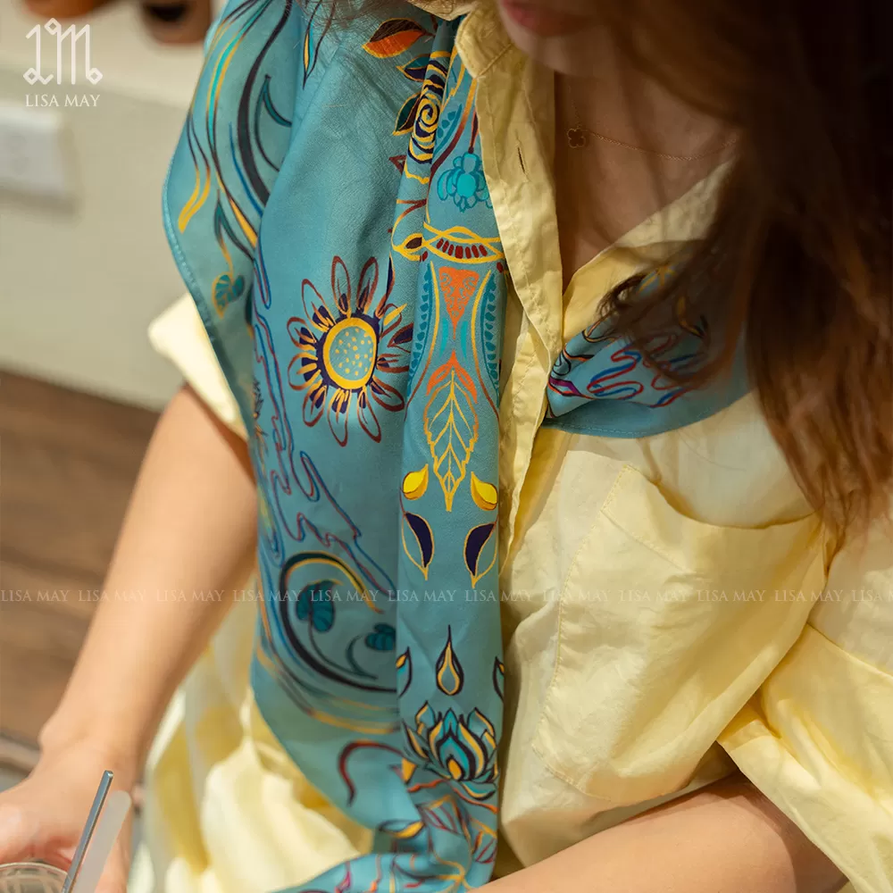Khăn lụa họa tiết 