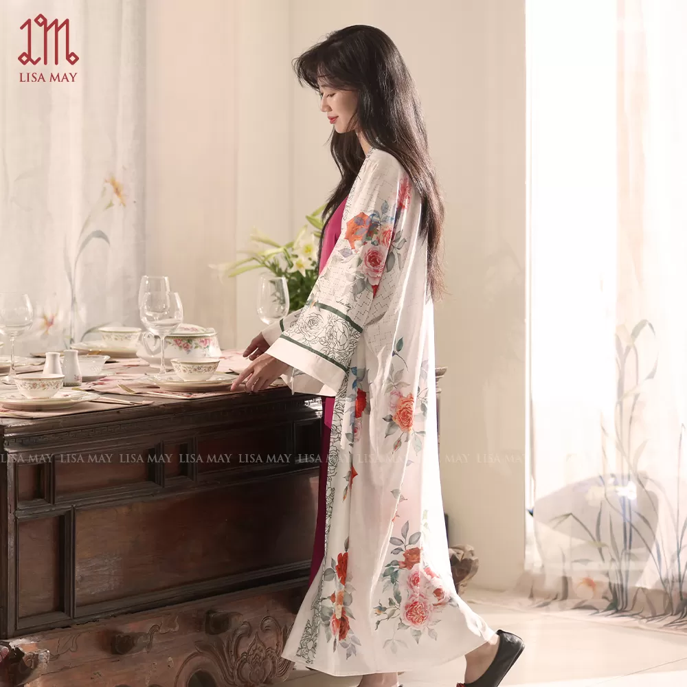 Áo kimono thiết kế họa tiết hoa hồng đỏ nền trắng