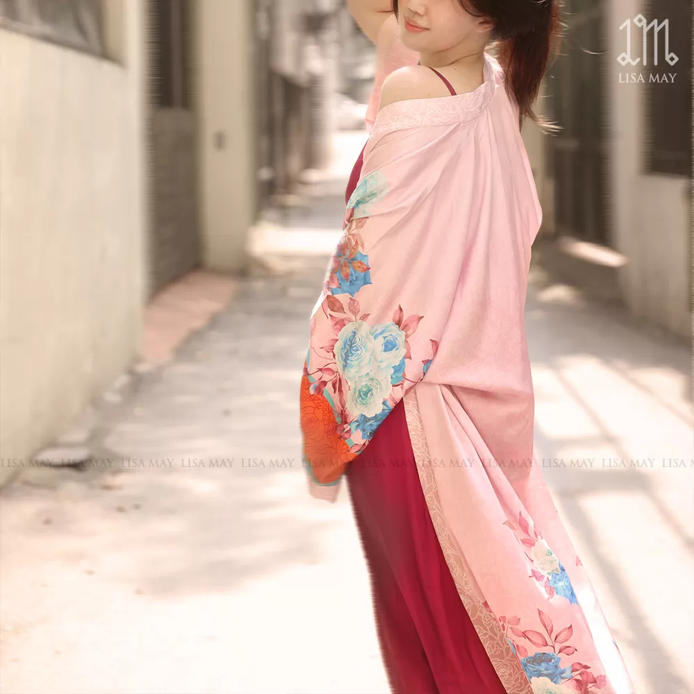 Áo kimono thiết kế họa tiết hoa hồng xanh nền hồng